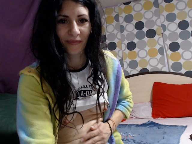 evacrisxxxx's BongaCams show and profile