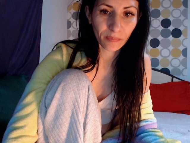 evacrisxxxx's BongaCams show and profile