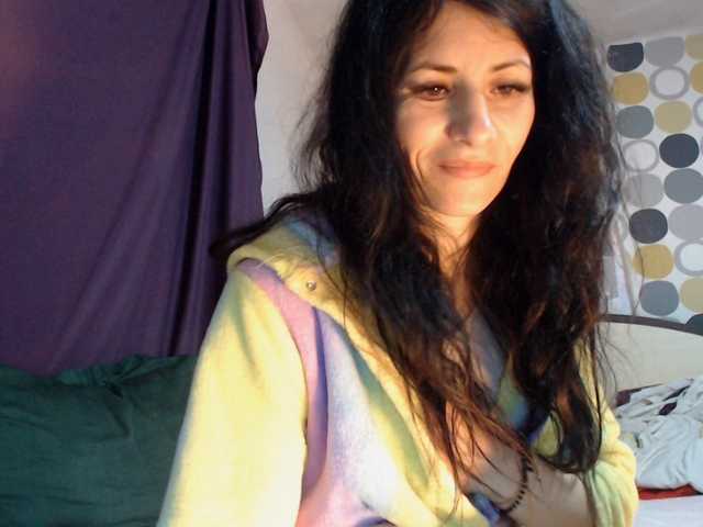 evacrisxxxx's BongaCams show and profile