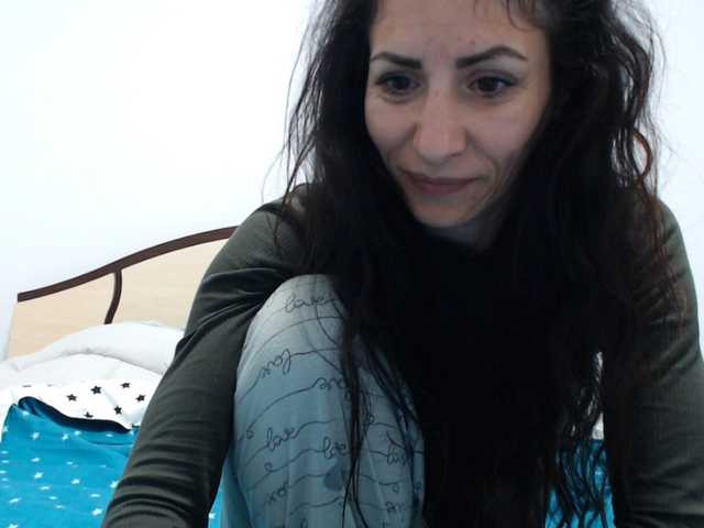 evacrisxxxx's BongaCams show and profile