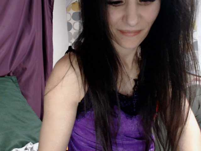 evacrisxxxx's BongaCams show and profile