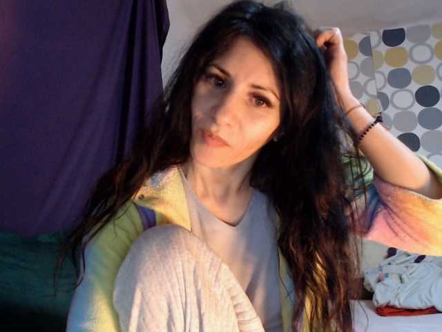 evacrisxxxx's BongaCams show and profile