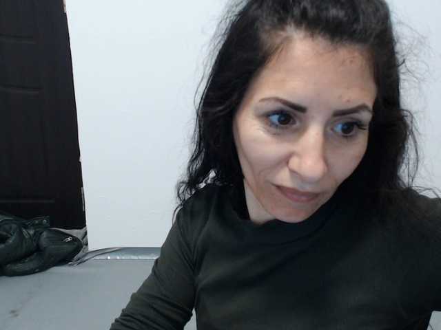 evacrisxxxx's BongaCams show and profile