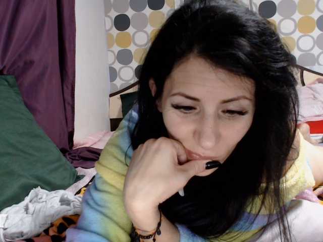 evacrisxxxx's BongaCams show and profile