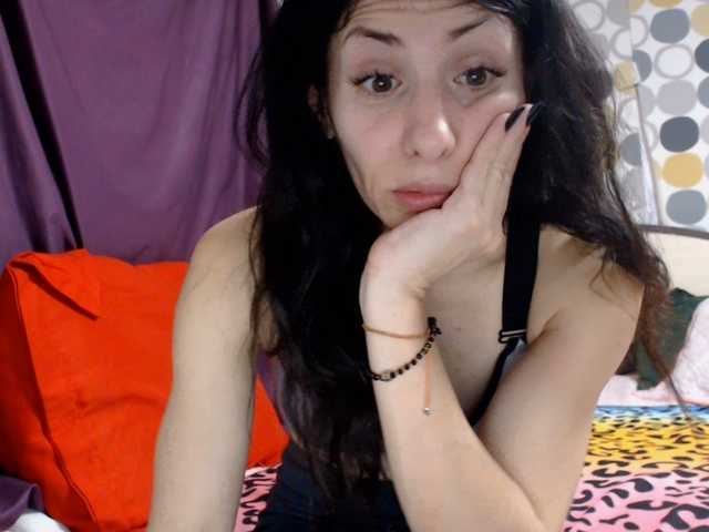 evacrisxxxx's BongaCams show and profile