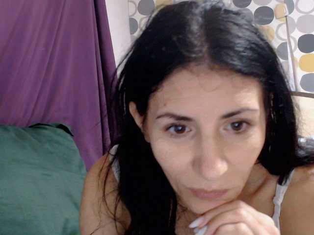 evacrisxxxx's BongaCams show and profile