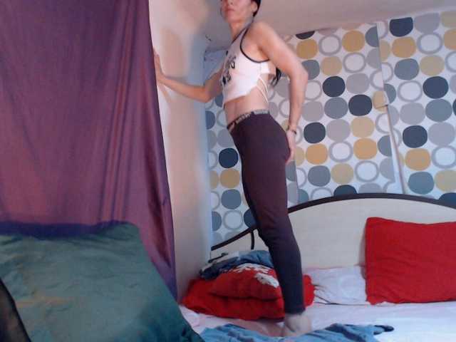 evacrisxxxx's BongaCams show and profile