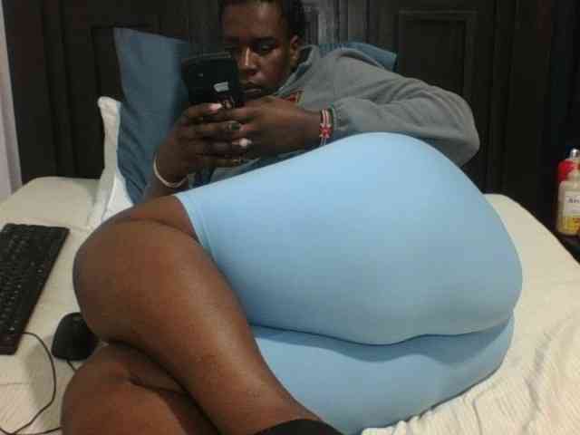 Sexyblacktits webcam