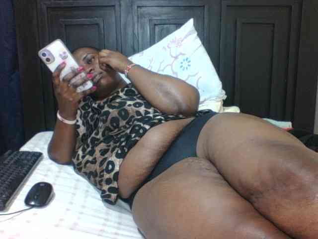 Sexyblacktits webcam