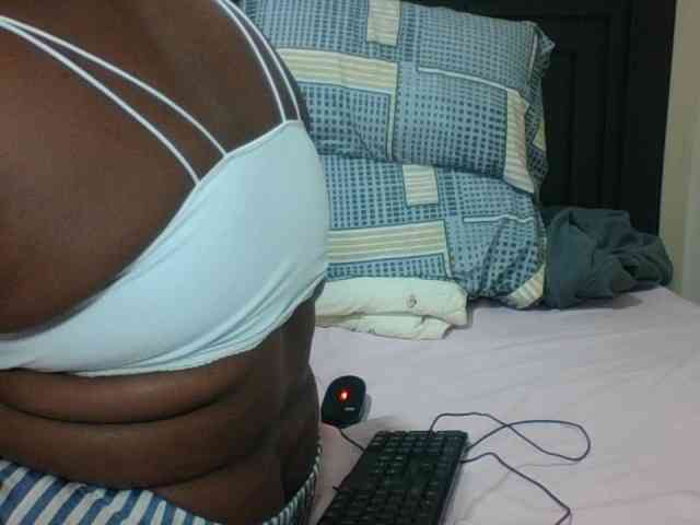 Sexyblacktits webcam