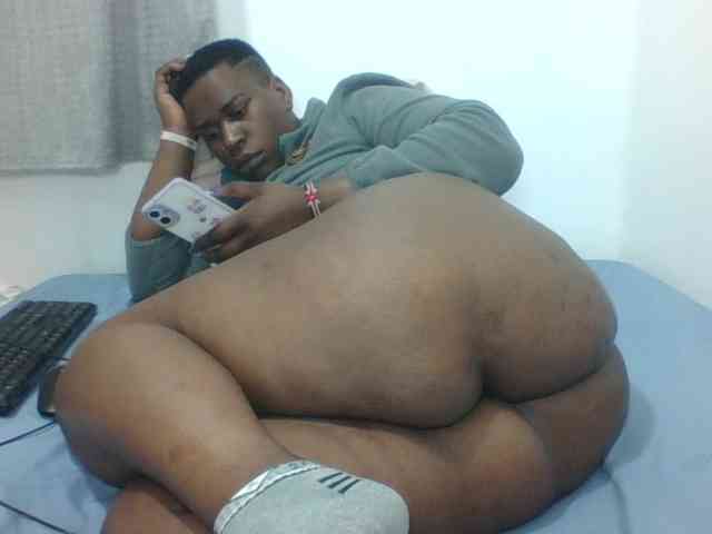 Sexyblacktits's webcam live show