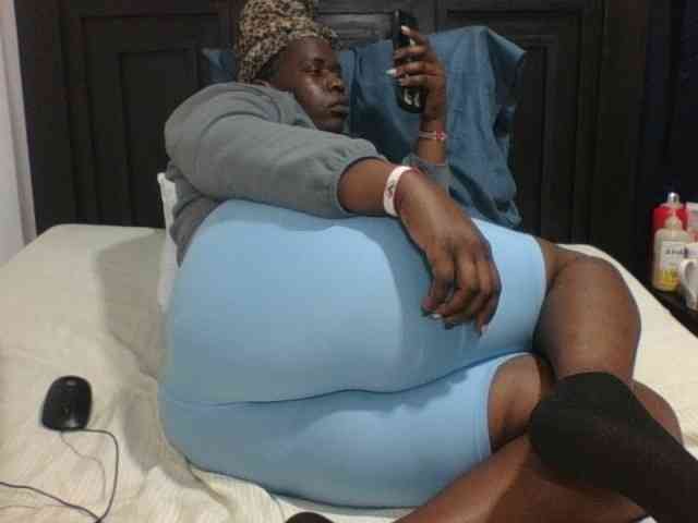 Sexyblacktits webcam