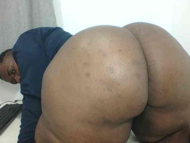 Sexyblacktits webcam