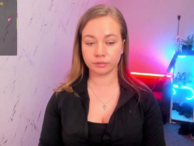 le modèle hollyBB est en webcam porno dans un show sur le site bongacams, il possède les tags suivants: White/Caucasian,Blonde,Shaved