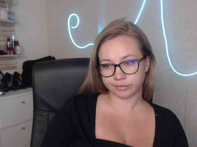 hollyBB webcam