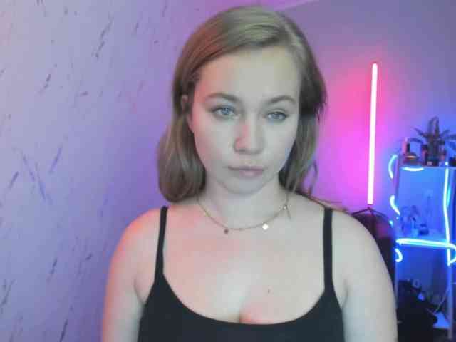 hollyBB webcam