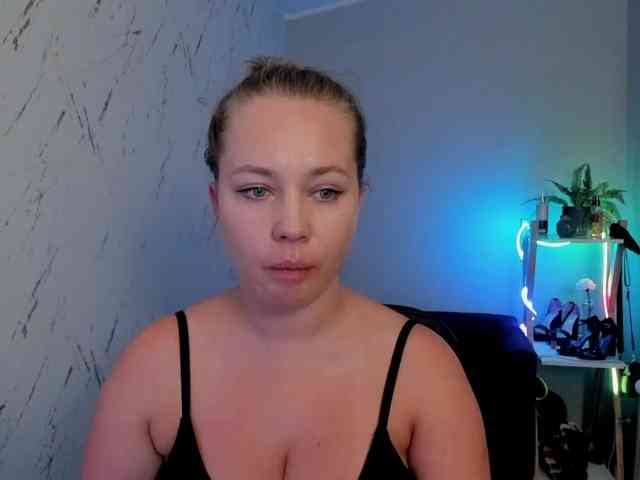 hollyBB webcam
