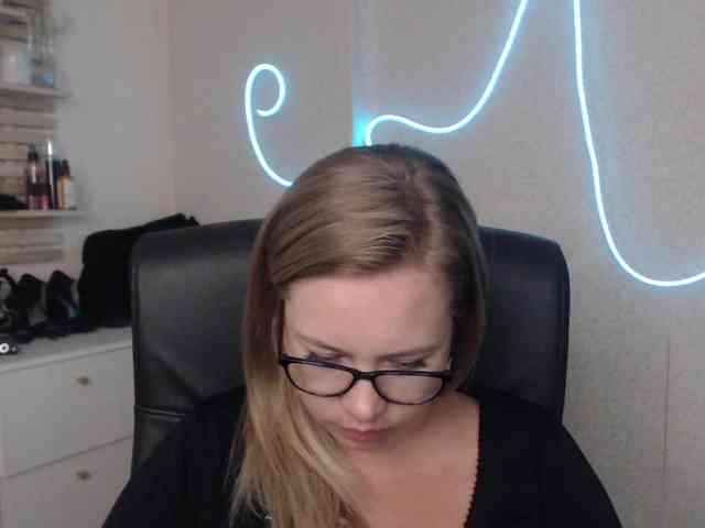 hollyBB webcam