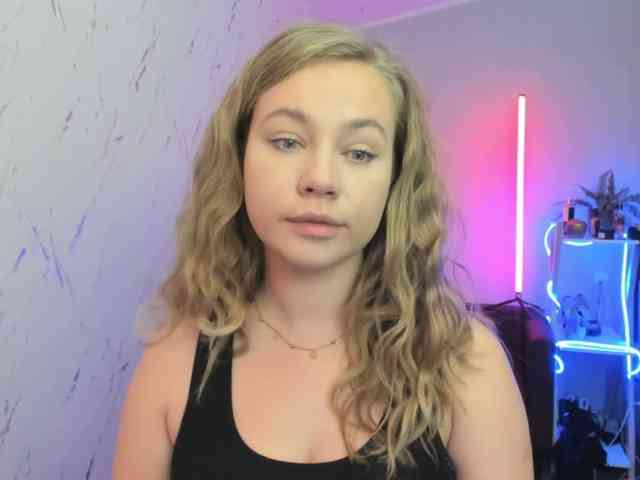 hollyBB webcam