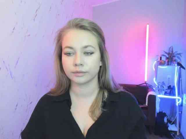 hollyBB webcam