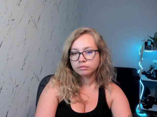 hollyBB webcam