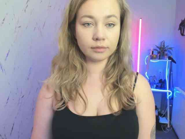 hollyBB webcam