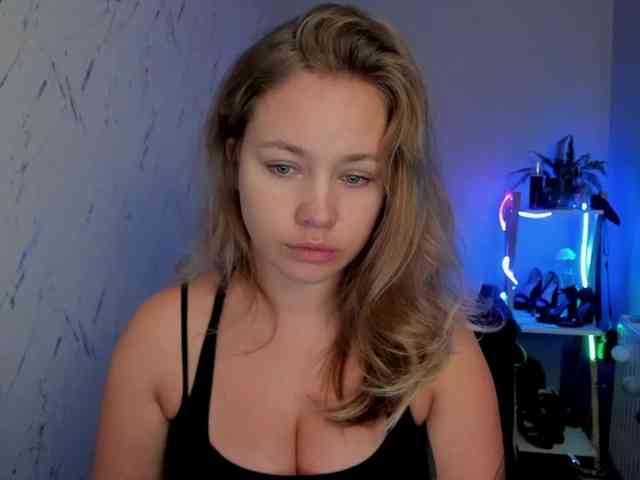 hollyBB webcam