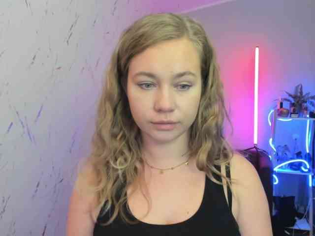 hollyBB webcam
