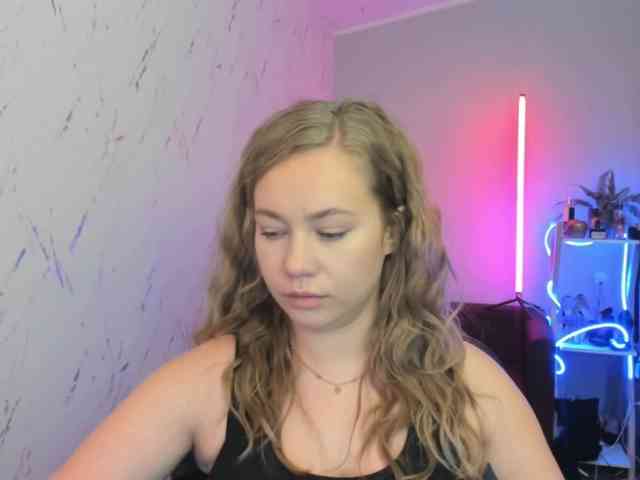 hollyBB webcam
