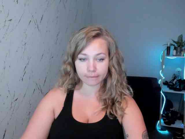 hollyBB webcam