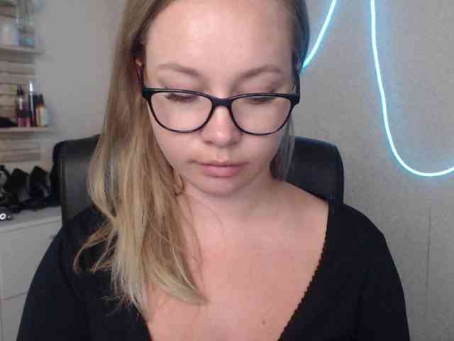 hollyBB webcam