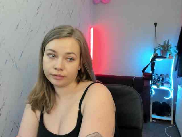 hollyBB webcam