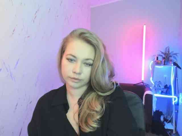hollyBB webcam