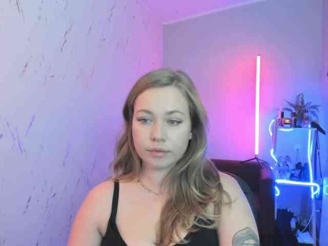 hollyBB webcam