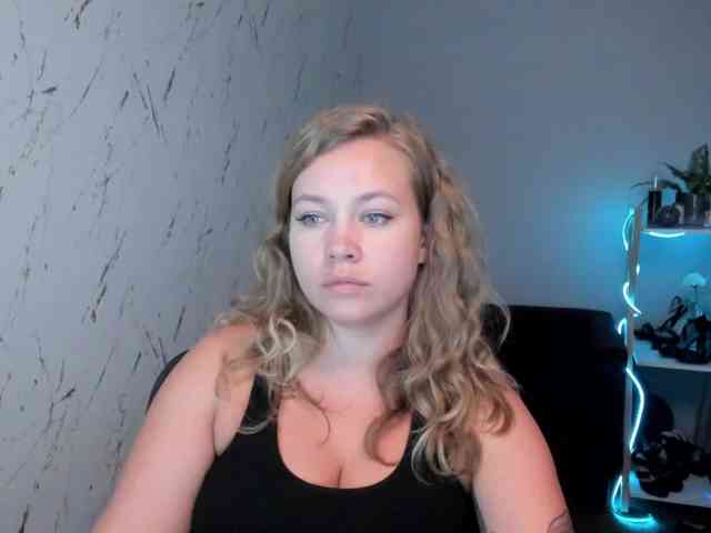 hollyBB webcam