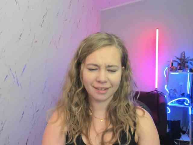 hollyBB webcam