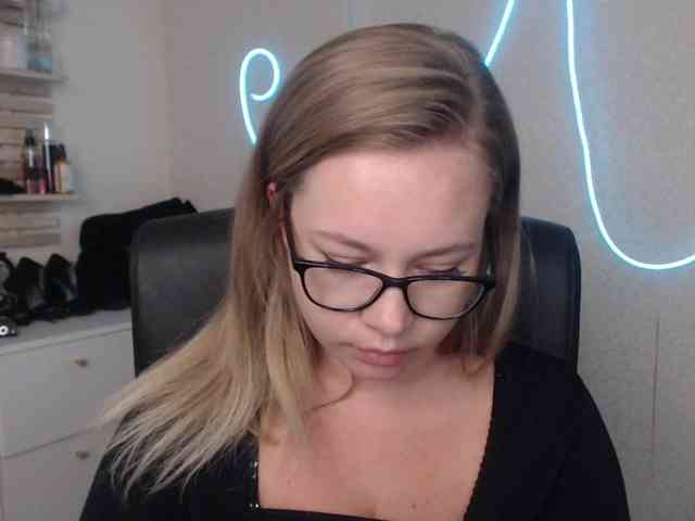 hollyBB webcam
