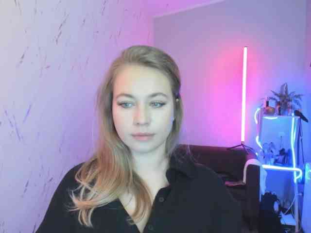 hollyBB webcam