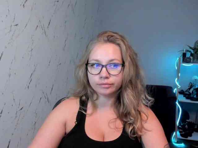 hollyBB webcam