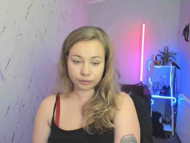 hollyBB webcam