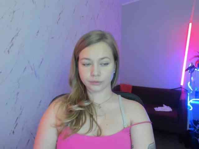 hollyBB webcam