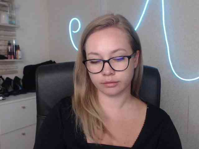 hollyBB webcam