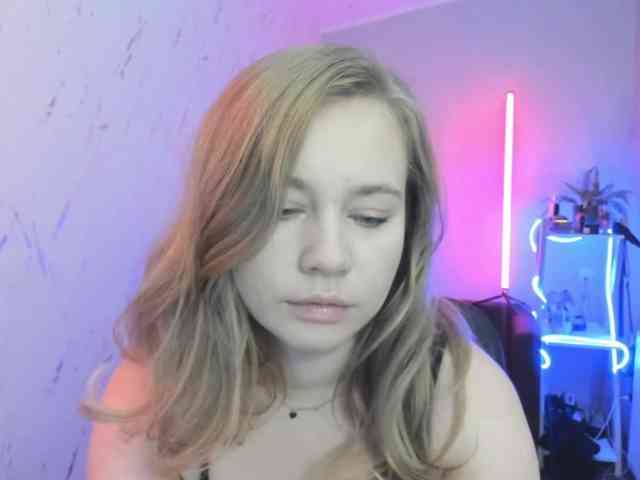 hollyBB webcam