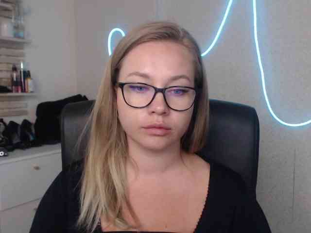 hollyBB webcam
