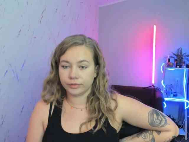 hollyBB webcam