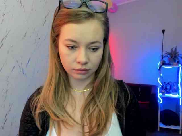 hollyBB webcam