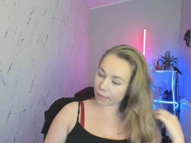 hollyBB webcam