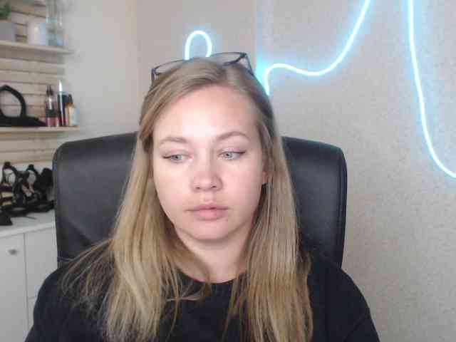 hollyBB webcam