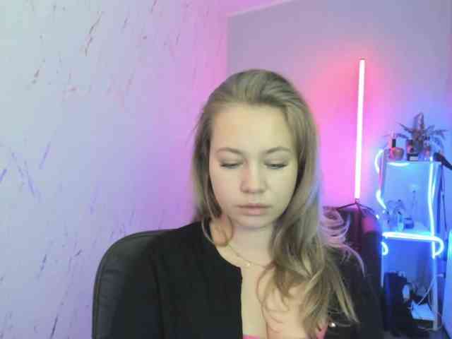 hollyBB webcam