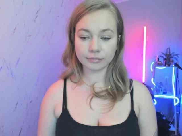 hollyBB webcam